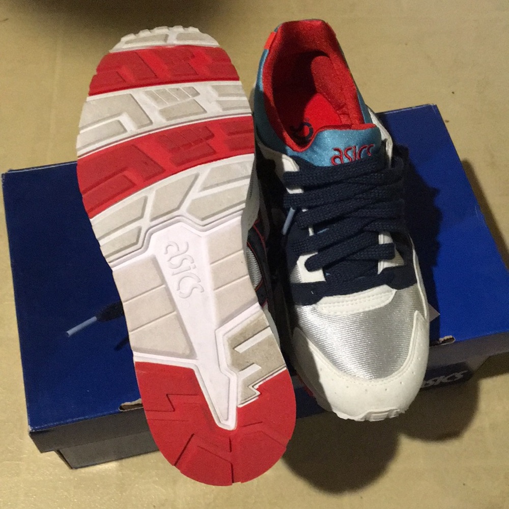 ASICS Sneakers - Picture 2 of 2